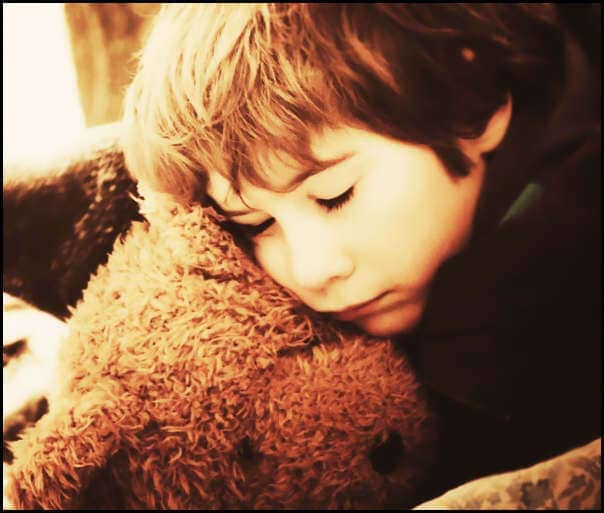 adorable-alone-sad-kid-boy-teddy-bear
