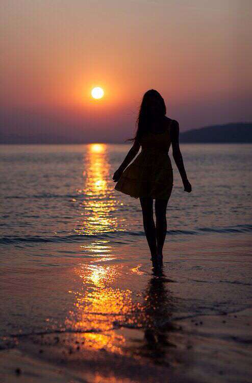 alone-girl-in-sunset-lovesove